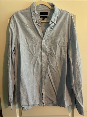 Banana Republic Men's Pale Blue Casual Button-Down Shirt